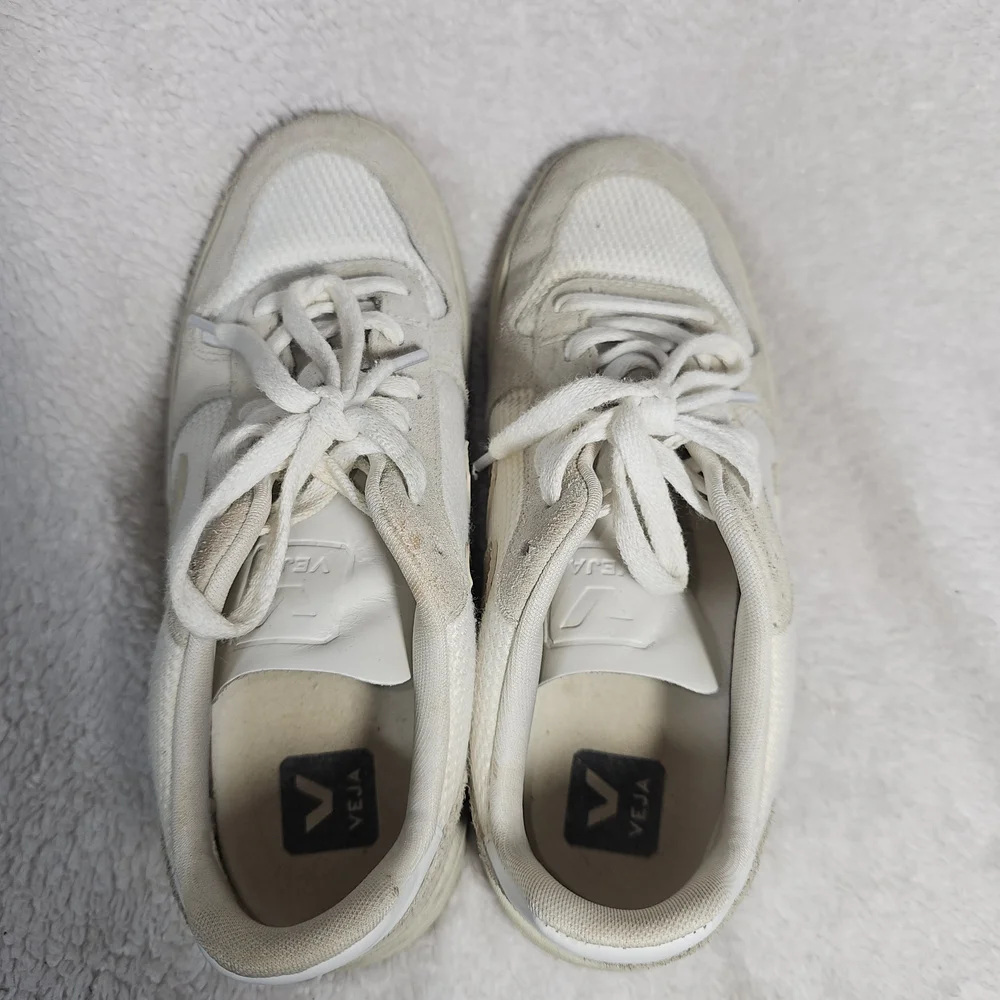 Veja V10 B-Mesh Women's Sneakers in White Natural Pierre Size 8